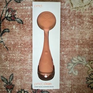 PMD clean smart facial cleansing device